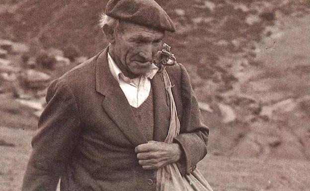 Tono Sahagún presenta su libro 'Refilacho pachoucos en LLionés' en Bembibre