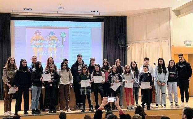 Ocho centros de Ponferrada participan en los concursos de literatura infantil y sobre violencia de género