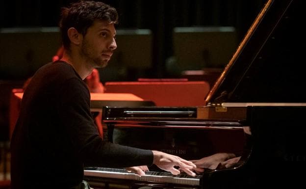 El pianista argentino Franco Broggi ofrecerá una concierto en la Sala Río Selmo de Ponferrada.