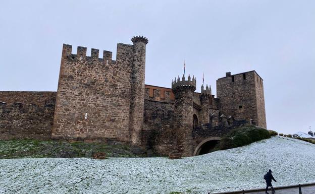 El Castillo de los Templarios de Ponferrada cierra al público por el temporal.