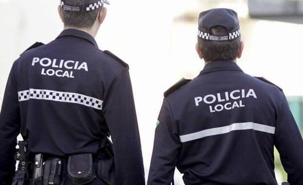 La Policía de Ponferrada impone cinco denuncias por 'botellón' y dos más por orinar en la calle