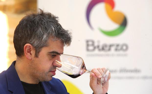 El sumiller Ferrán Centelles valora la «apuesta seria» de la DO Bierzo por convertirse en «la Borgoña de España»