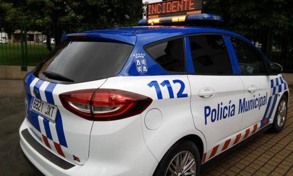Detenido en Ponferrada un joven tras embestir un vehículo policial y darse a la fuga