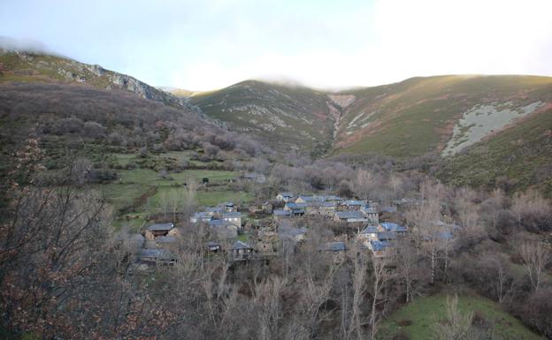 Critican la «descoordinación» entre Consejo y Diputación por el retraso de un año del plan de obras