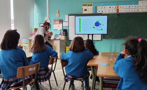 Asprona Bierzo y el colegio Virgen de la Peña se ponen en órbita por la inclusión con su 'Misión aspronauta'