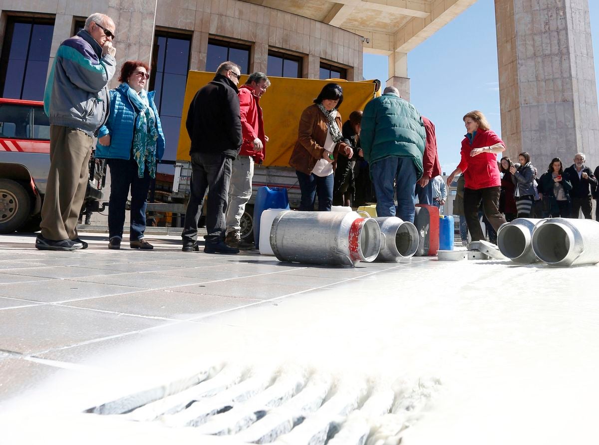 Protesta ante la Junta