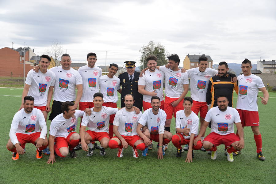 Gitanos contra 'Polis', un partido solidario