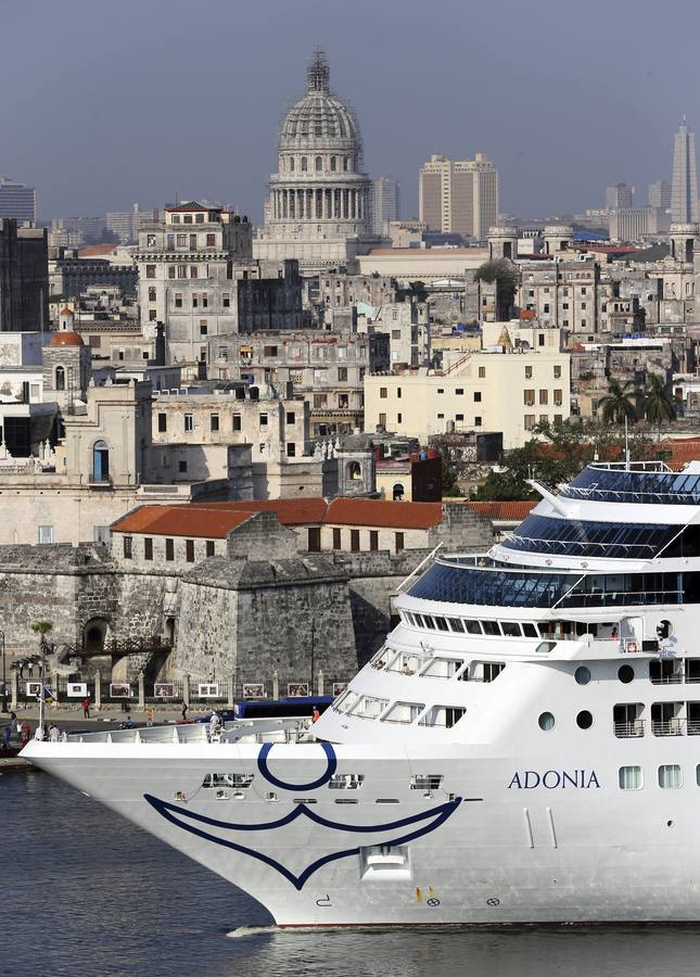 Llega a La Habana el primer crucero estadounidense en medio siglo