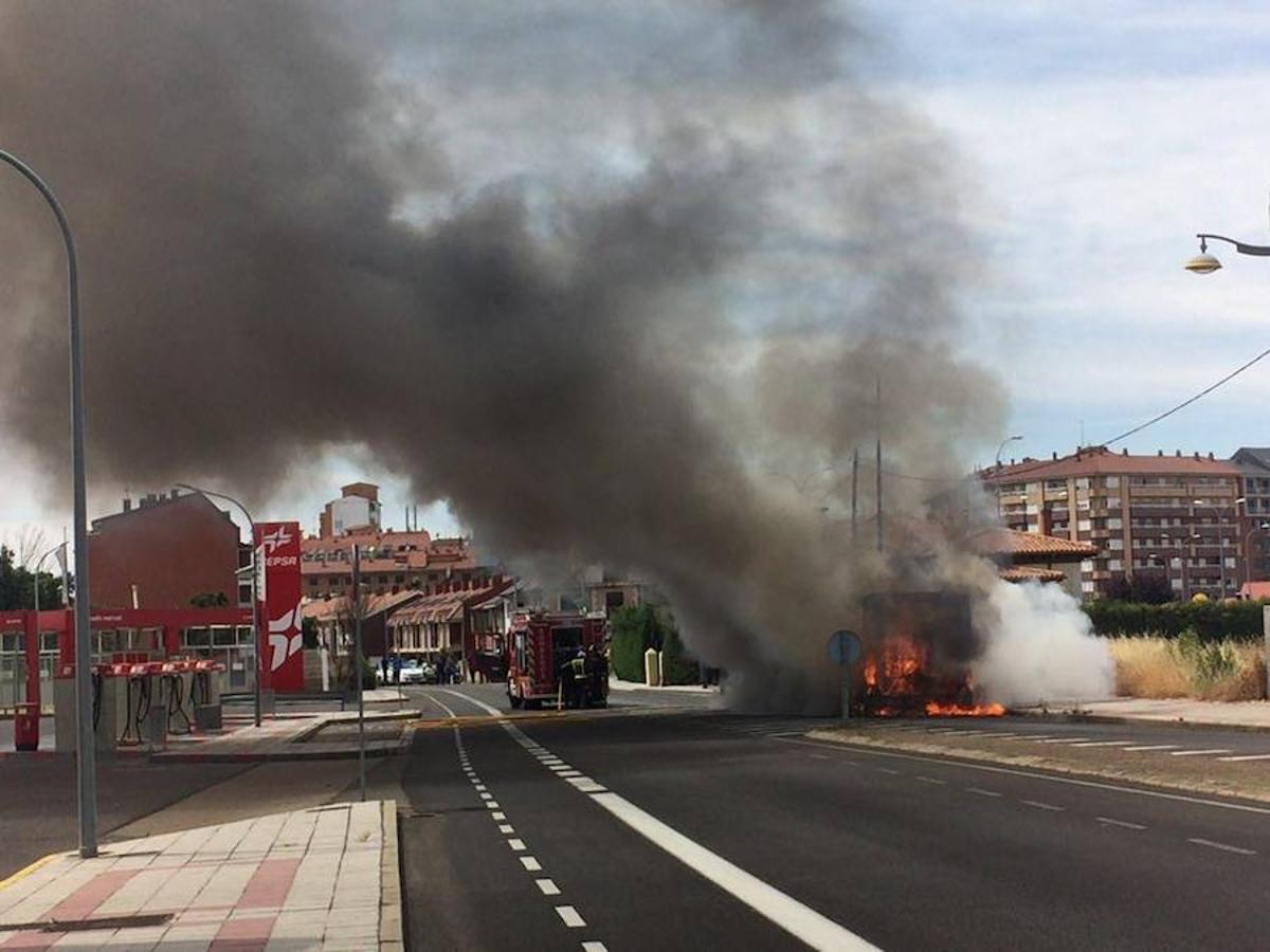 Arde un autobús urbano de León