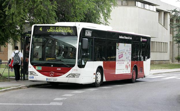 Las mejoras del bus urbano llegan a 75.583 viajeros y supondrán 85.143 kilómetros más