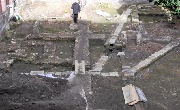 «Que nos digan si hay que excavar hasta buscar las orejas de los romanos y dejar un agujero con cristal»