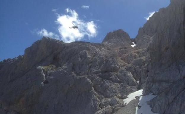 Localizan dos cadáveres en Picos que podrían ser de los dos senderistas suizos desaparecidos