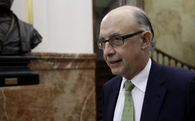 El PSOE pide reprobar a Montoro tras el revés judicial a la amnistía