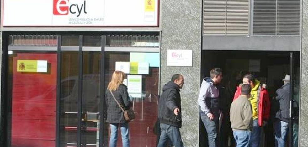 Sólo el 2,8% de los asalariados de Castilla y León logró su empleo en 2016 por medio del servicio público