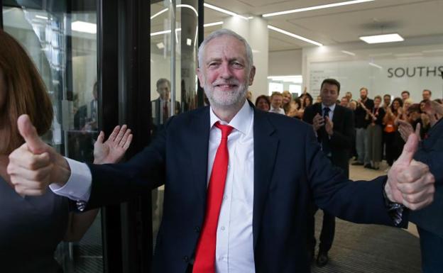 Corbyn vaticina nuevas elecciones en Reino Unido antes de 2018