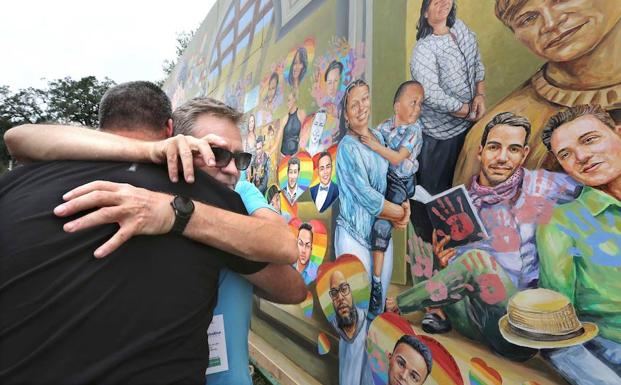 Orlando recuerda a los 49 muertos en el tiroteo de hace un año