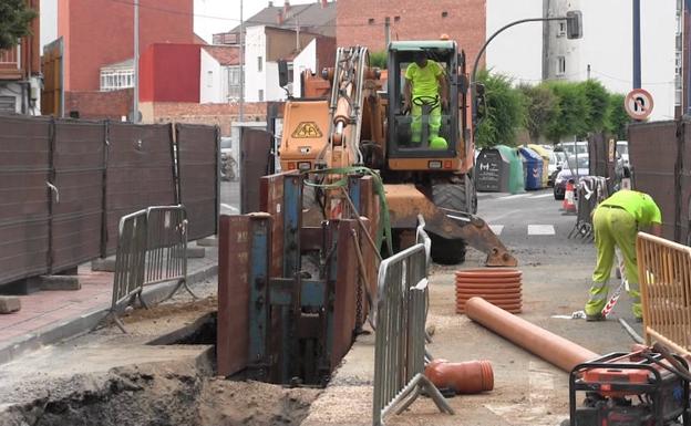 Saleal invierte 900.000 euros en la renovación del colector de la avenida Azorín de San Andrés