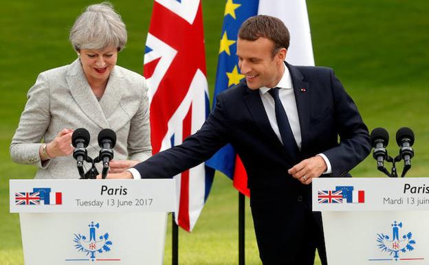 May confirma que las negociaciones del 'Brexit' comenzarán la próxima semana