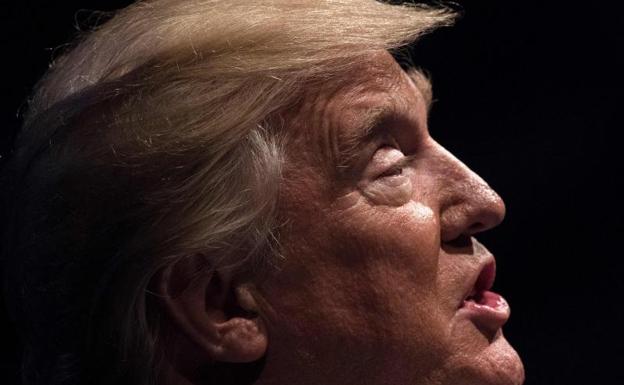 Trump califica de «falsa» la historia sobre obstrucción de la justicia