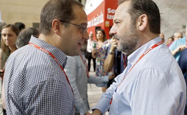 Ábalos, convencido de que el PSOE seguirá «para adelante»