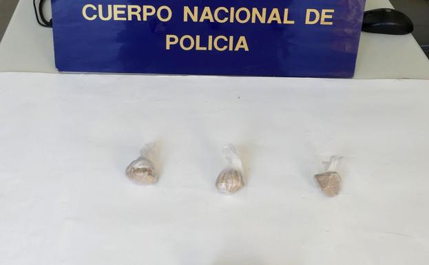 Intervienen 40 gramos de cocaína en roca a dos individuos en Ponferrada