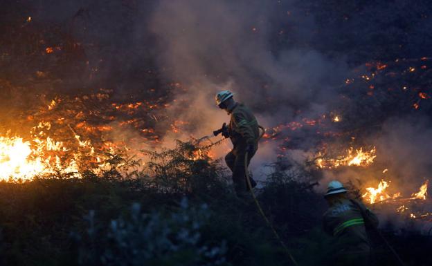 Portugal lucha por controlar el incendio más mortífero de su historia