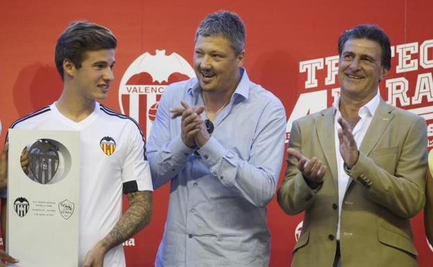 Santi Mina se someterá a la prueba de ADN