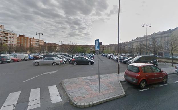 Juzgan a un ‘gorrilla’ del parking de San Pedro por agredir a dos policías