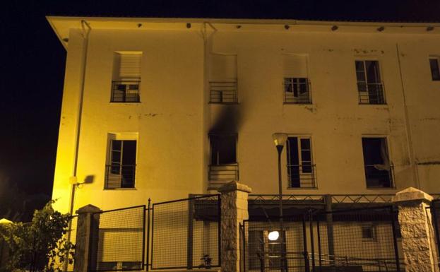 Mueren dos personas en un incendio en una residencia de mayores de Cádiz