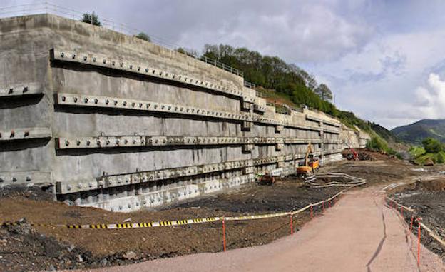 Asturias carga contra la «desfachatez» de Fomento por retrasar cuatro años la apertura de la Variante de Pajares
