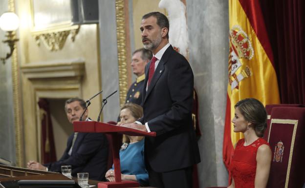 Felipe VI: «Fuera de la ley sólo hay arbitrariedad, imposición y negación de libertad»