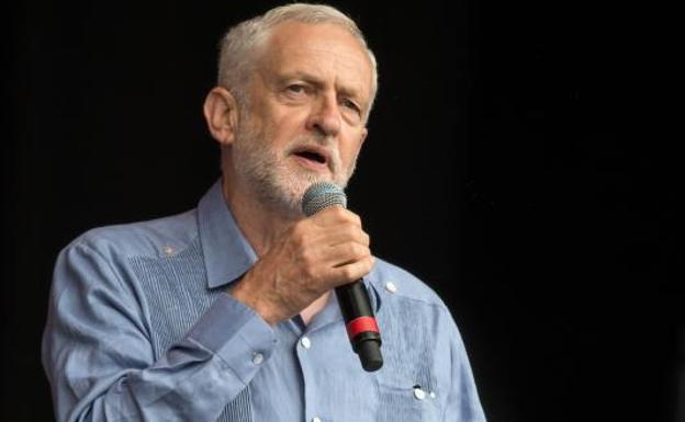 Corbyn cesa a tres parlamentarios por votar 'sí' a que Reino Unido siga en el mercado único de la UE