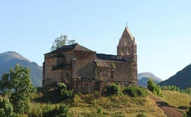 Fomento formaliza el contrato para rehabilitar la iglesia de San Vicente de Torre de Babia con una inversión de 210.000 euros