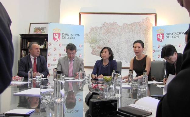 Las provincias de Hunan (China) y León establecen nexos de unión para iniciar intercambios culturales, sociales y económicos