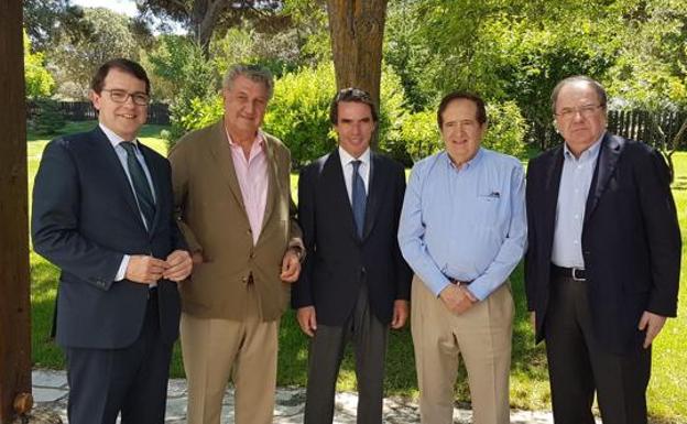 Aznar, Posada, Lucas, Herrera y Mañueco celebran los 30 años del PP en la Junta