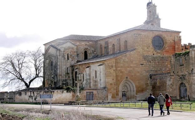 Mansilla Mayor presta bicicletas para que los peregrinos conozcan el Monasterio de Sandoval