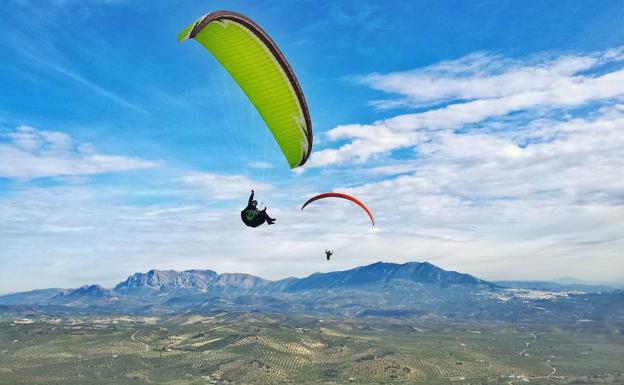 Fallece un hombre cuando practicaba parapente en Badajoz