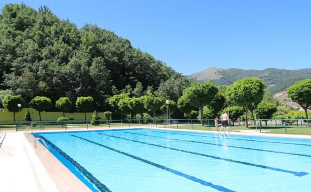 El mejor baño al pie de la montaña