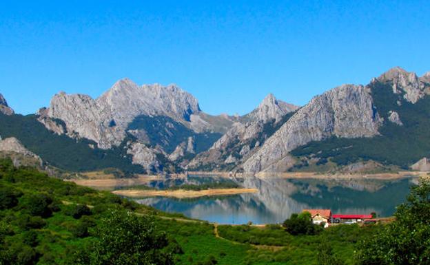 Suárez-Quiñones avisa: «Solo las Cortes de Castilla y León pueden cambiar la configuración de los Parques Regionales»