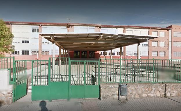 La AMPA del 'Señor de Bembibre' denuncia que 12 alumnos fueron rechazados tras elegir el centro como primera opción