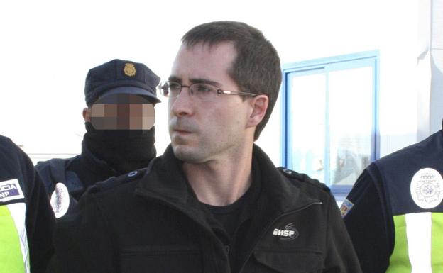 Detenido en Bilbao un etarra para cumplir 535 años de cárcel por un atentado en Madrid