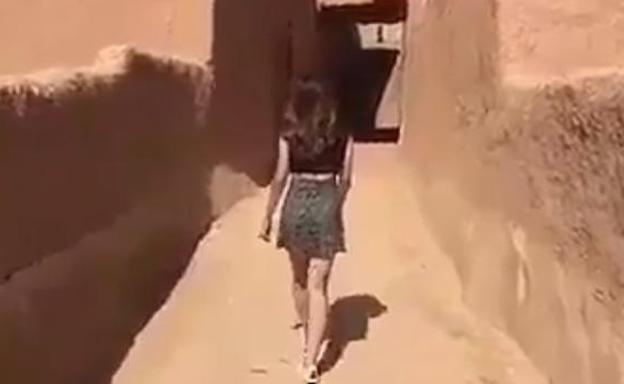 La Policía saudí arresta a una mujer que aparece en un vídeo con falda