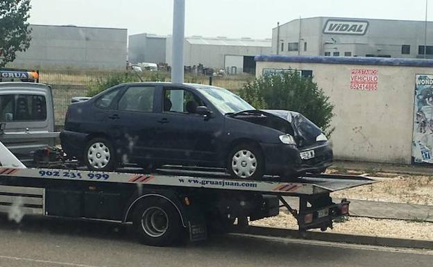 Una colisión entre dos vehículos causa heridas leves a sus ocupantes
