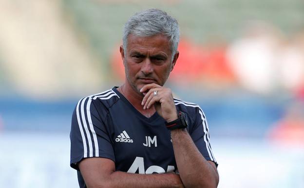 Mourinho critica el mercado de fichajes