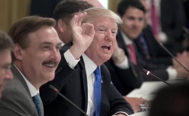 El Supremo de EE UU permite a Trump restringir la entrada de refugiados