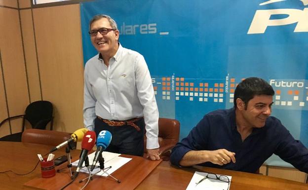 El PP de Cacabelos acusa al equipo de gobierno de no defender los intereses públicos