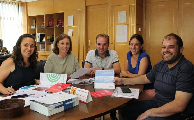 La Asociación Auryn presenta al Ayuntamiento los proyectos de defensa de la infancia en redes europeas