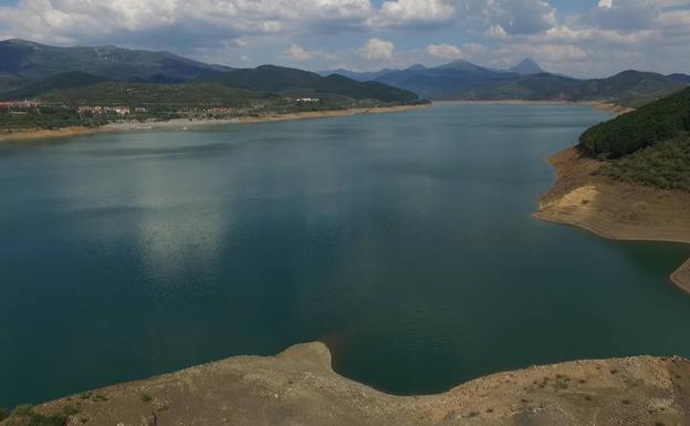 El campo leonés advierte de que no cederá «ni un litro más de agua» de Riaño a Valladolid y Palencia