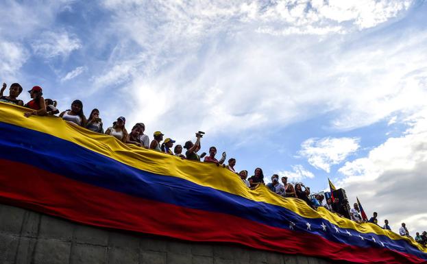 Cerca de 560.000 venezolanos piden la tarjeta fronteriza para entrar a Colombia