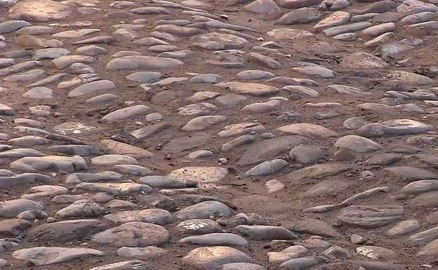 El BOP da inicio a las obras del empedrado central en la Plaza del Grano que durarán seis meses